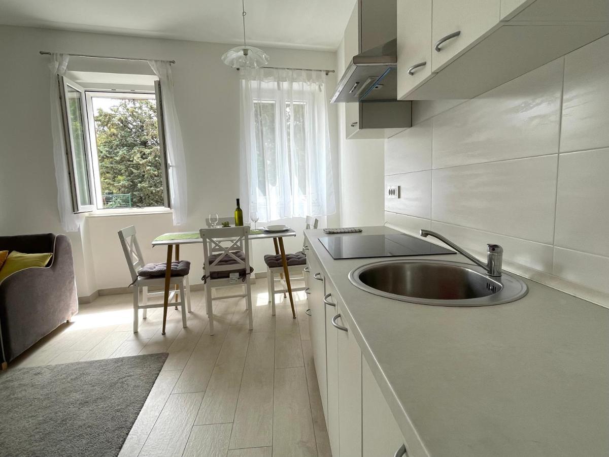 Modern Apartment In The Old Part Of Town Rijeka Exterior foto