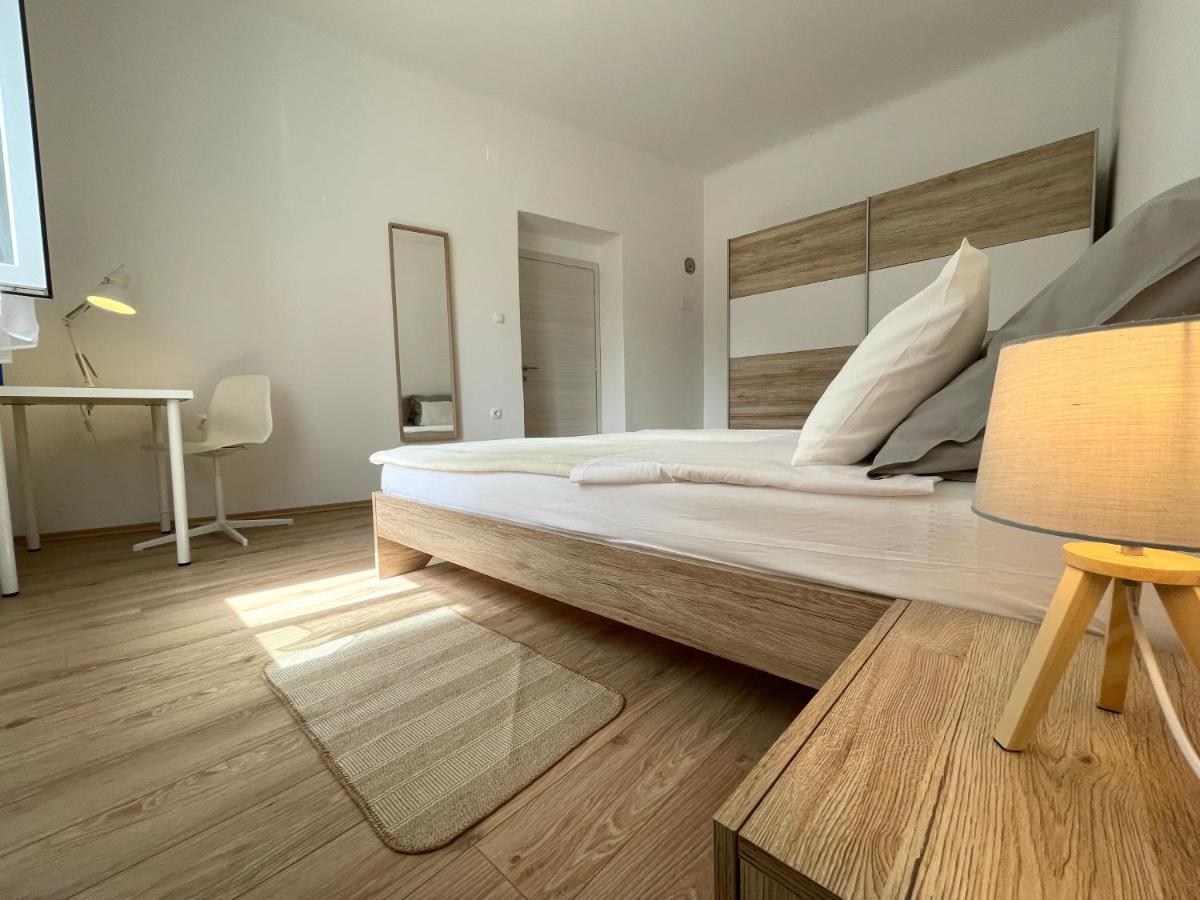 Modern Apartment In The Old Part Of Town Rijeka Exterior foto